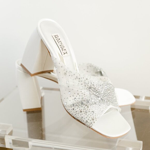 Badgley Mischka Camelia White Satin Block Heel Sandals Wedding 8 New Formal - Picture 2 of 14